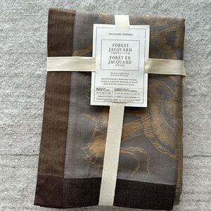 New William-Sonoma tablecloth 70” x 108”